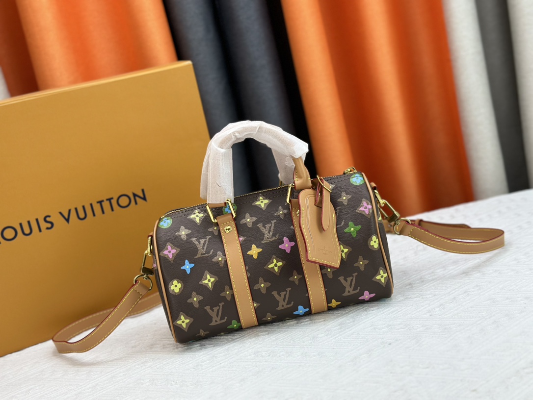 LV bag 566